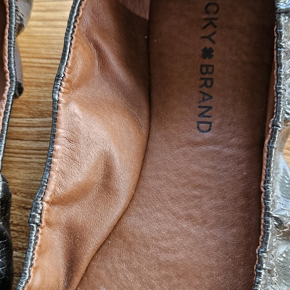 Lucky Brand Women's Green Shimmering Flats Size 11 - Picture 2 of 7